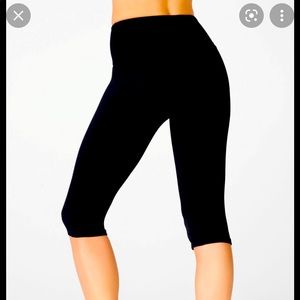 Fabletics black Capri leggings